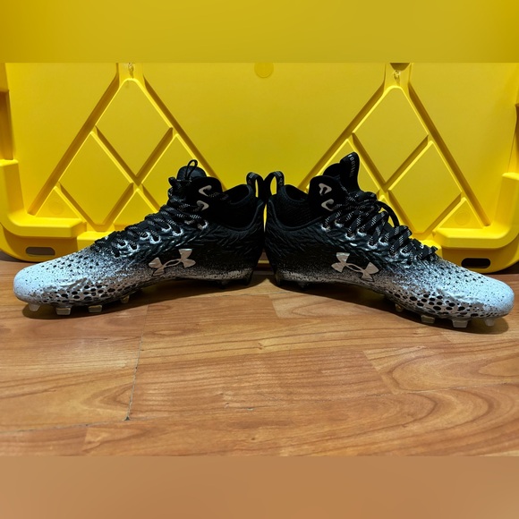 Women's UA Spotlight Clone MC Football Cleats NEW Size 10 - Picture 3 of 7